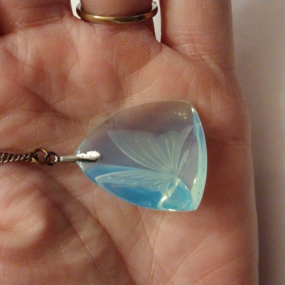 SOLD!! Vintage Hand Carved Butterfly Blue Topaz Pendant on Chain Necklace! - Picture 5 of 9
